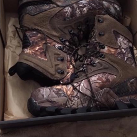 Clothes - Picture 16 of 16